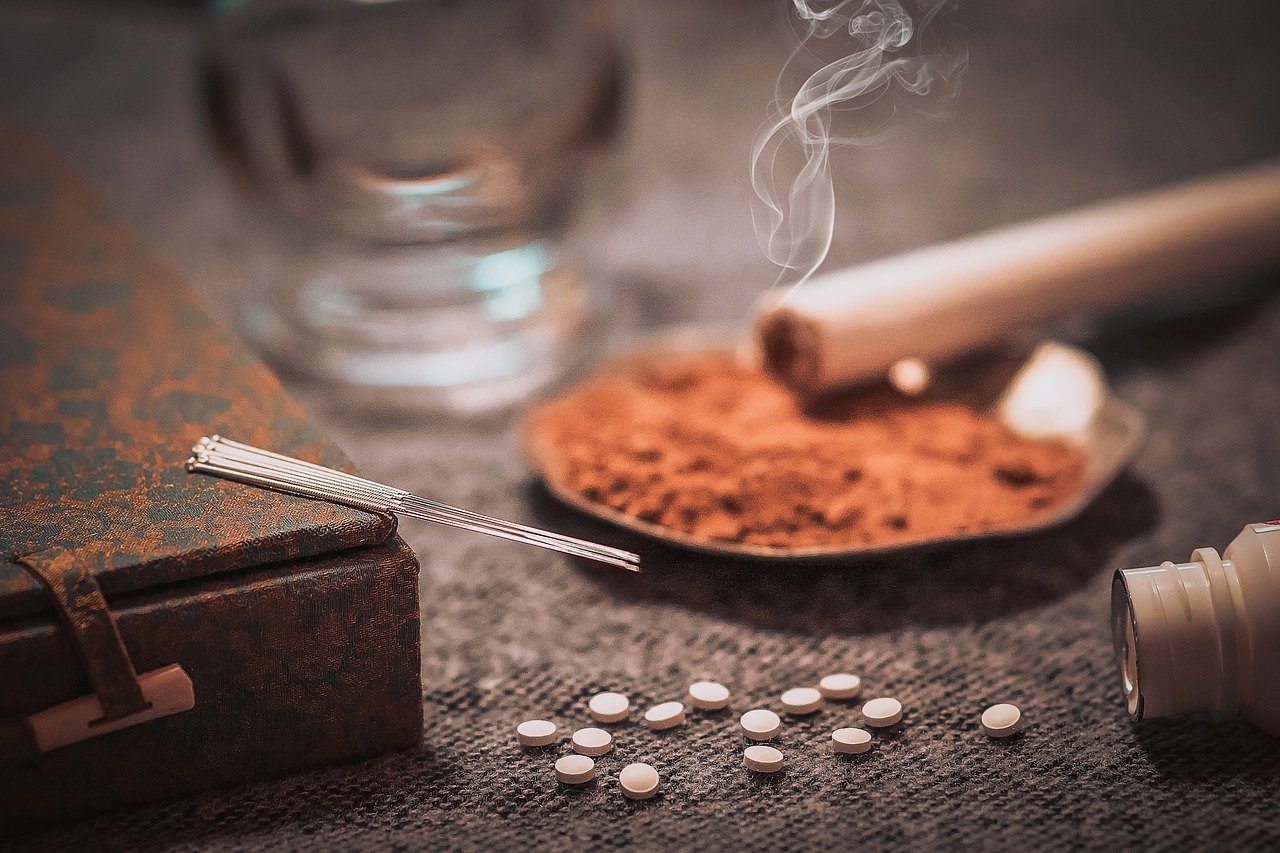 Question légitime ! Lorsque l'on découvre une nouvelle médecine, lorsque l'on ne connaît pas le thérapeute qui la pratique, le besoin d'être rassuré est important.