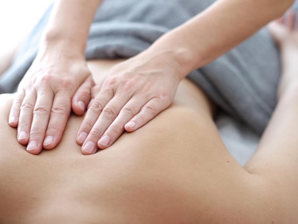 Découvrez un massage construit selon vos besoins, votre typologie et l'écoute de votre corps et de ses tensions.